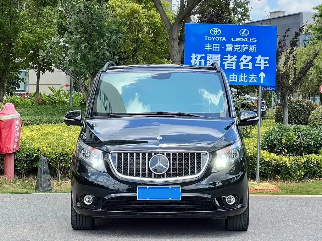 Mercedes-Benz Vito 2021 2.0T Elite 7 мест