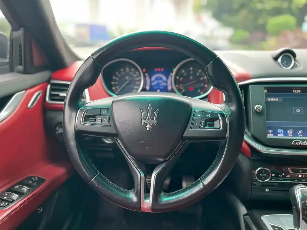Maserati Ghibli — миниатюра 6