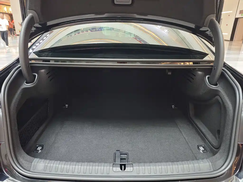 Audi A7L 2024 45 TFSI quattro S-line