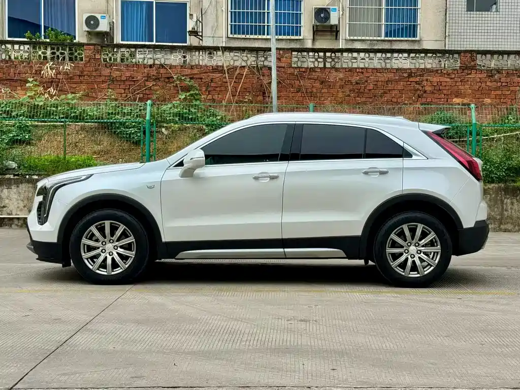 Cadillac XT4 2018 28T Lead