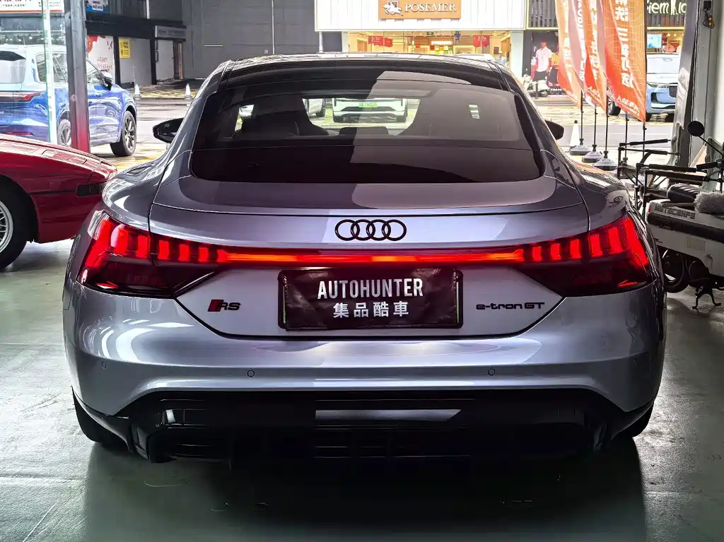 Audi RS e-tron GT — миниатюра 8