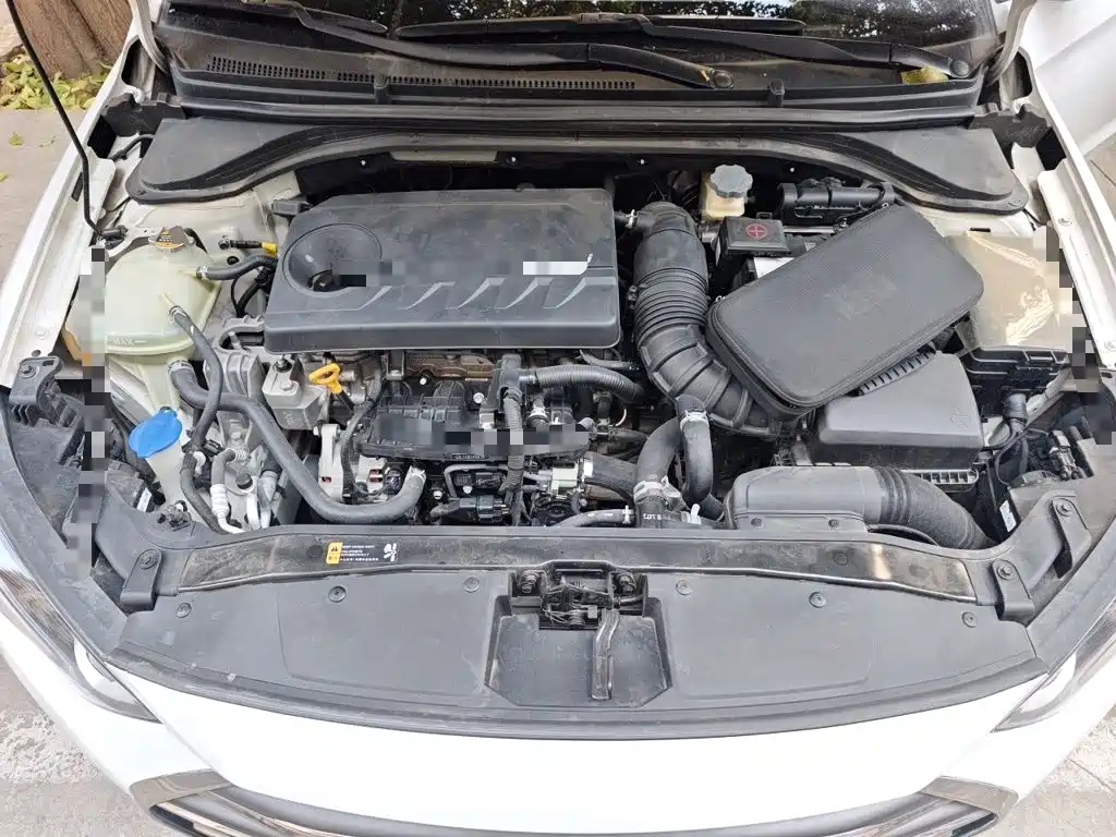 Hyundai Elantra — миниатюра 16