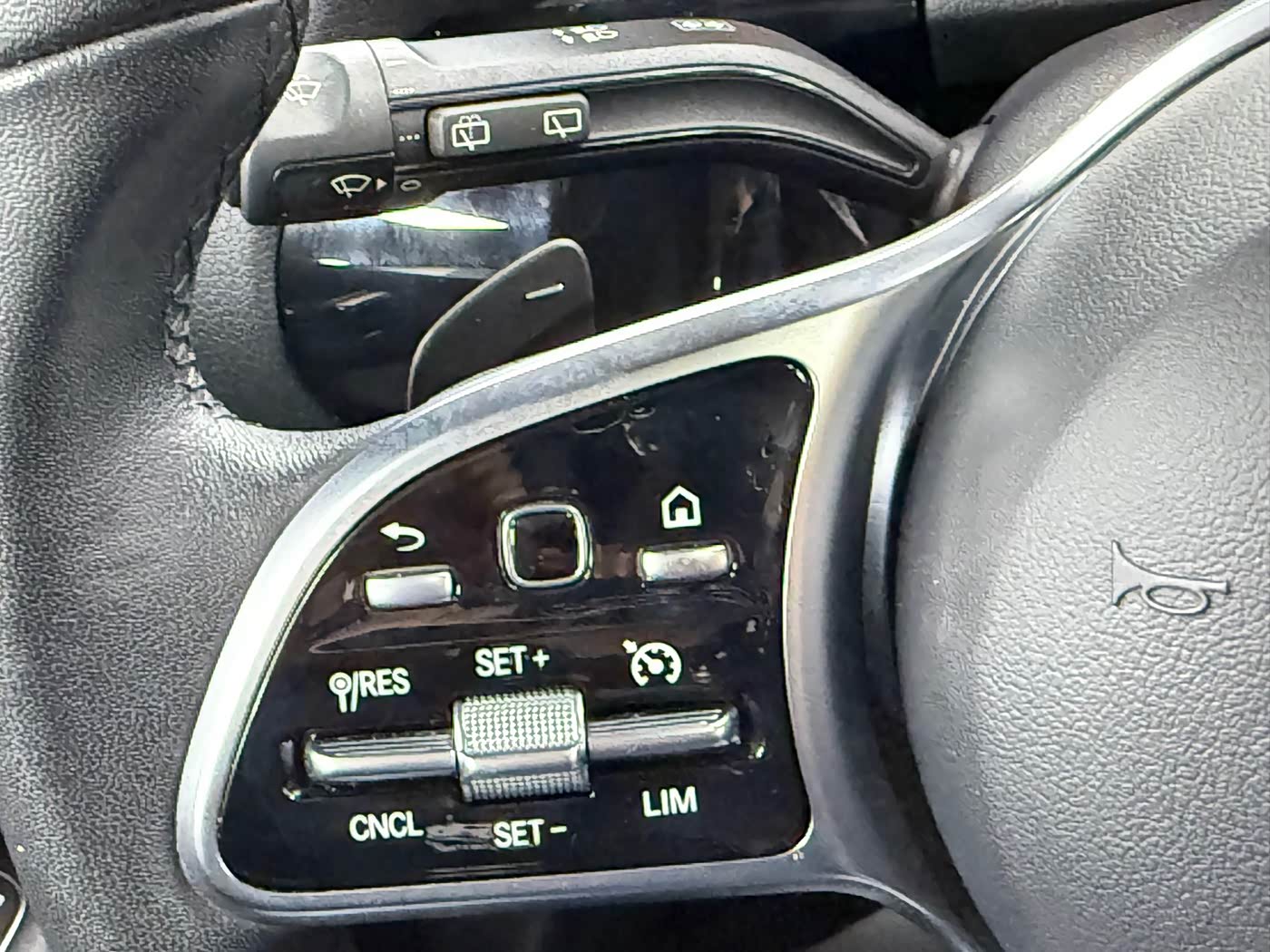 Mercedes-Benz GLA 1.3 л 2022 г. Белый, пробег 29000 км