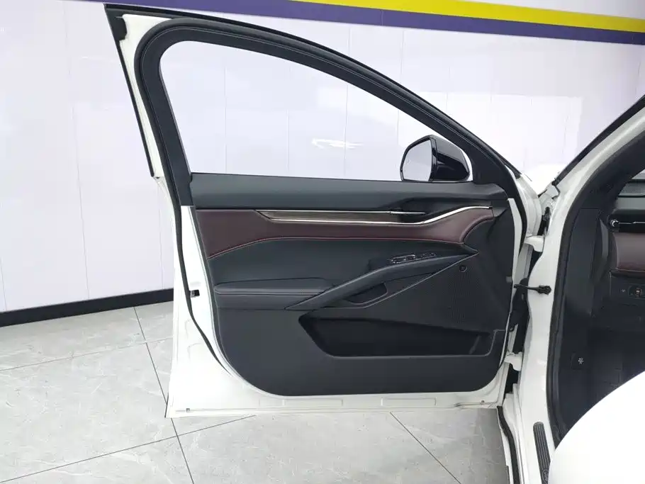 Ford Mondeo — миниатюра 7