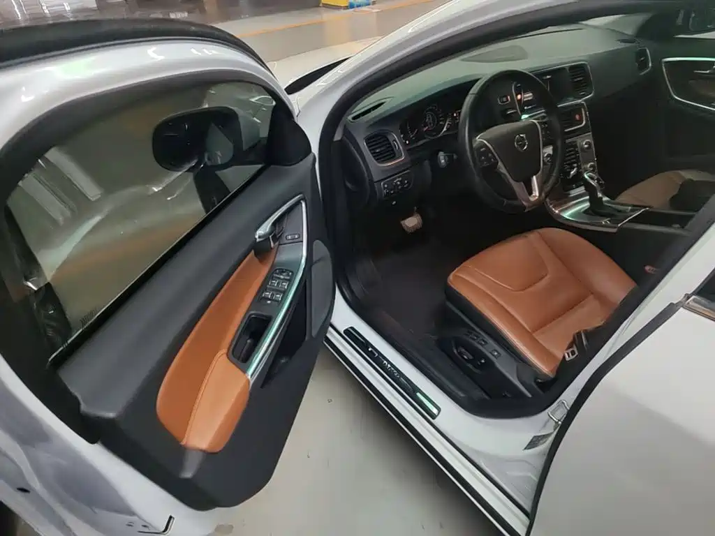 Volvo S60 — миниатюра 16