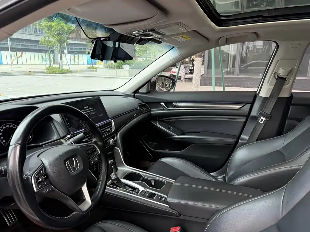 Honda Accord — миниатюра 7