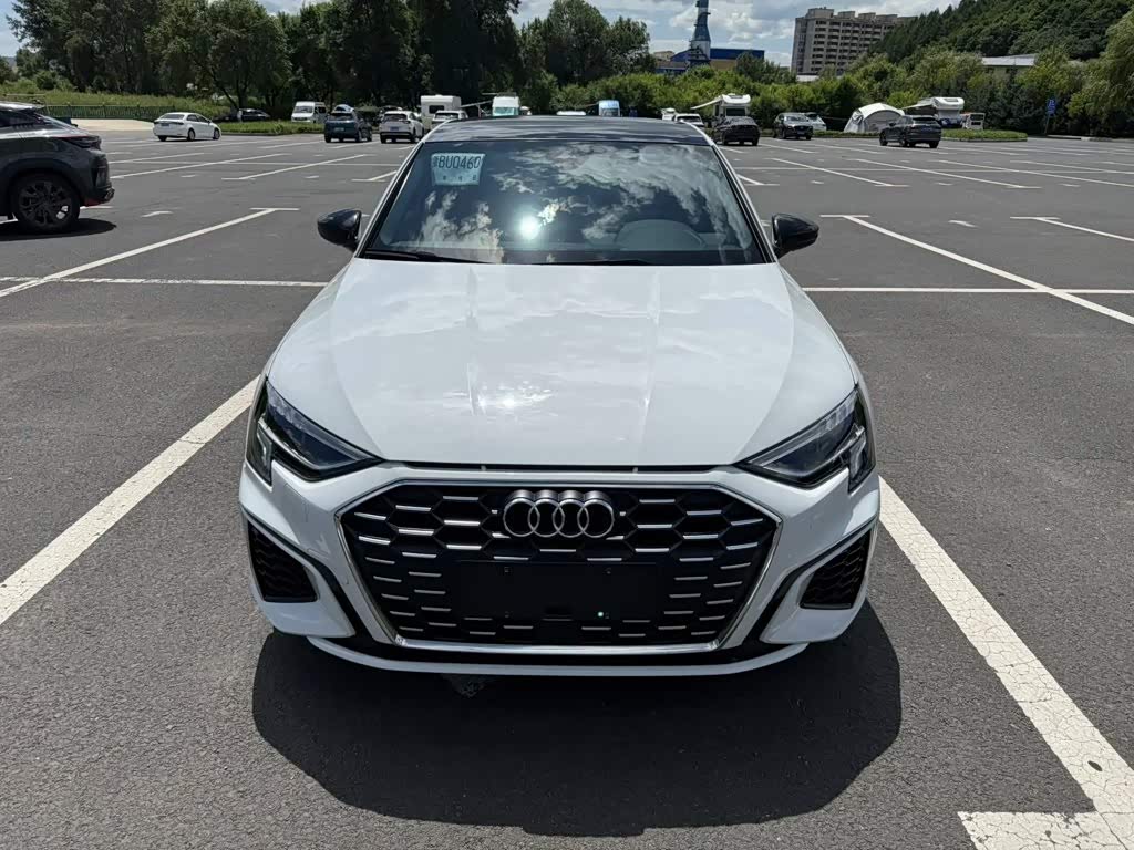 Audi A3 1.4 л 2023 г. Белый, пробег 33000 км