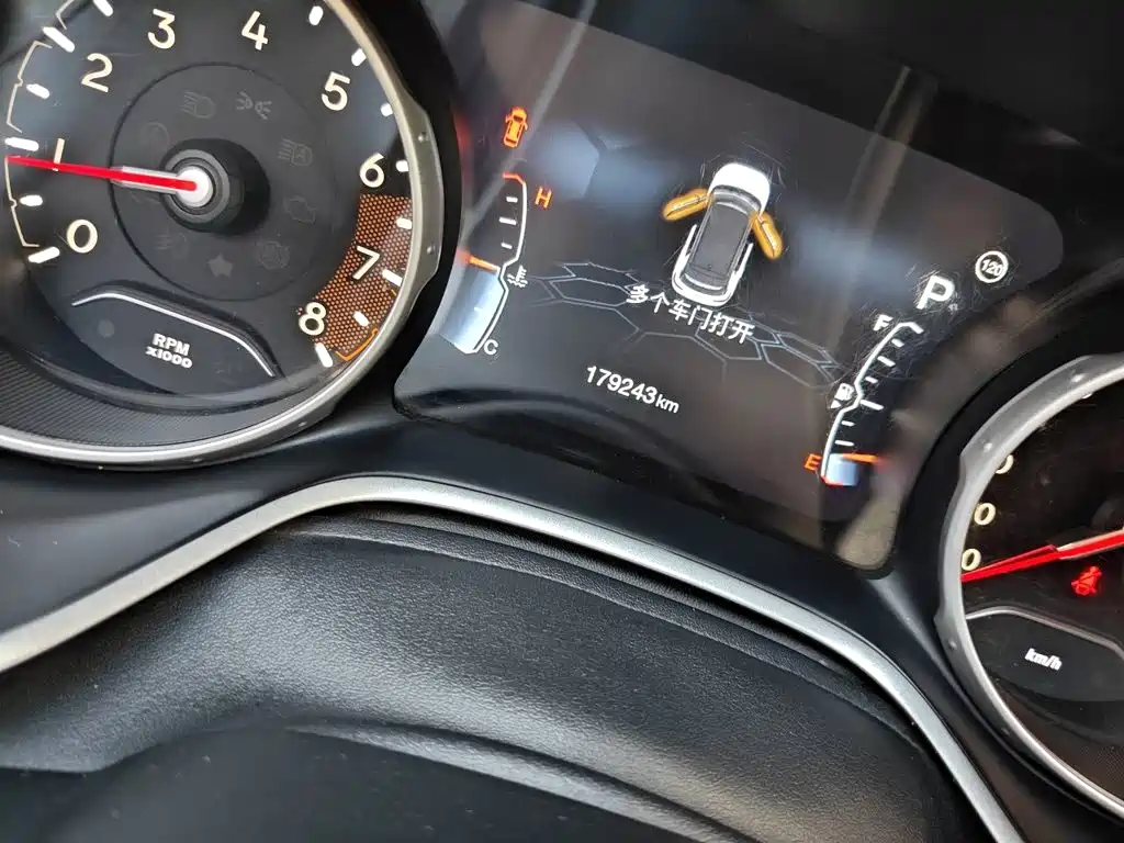 Jeep Compass — миниатюра 8