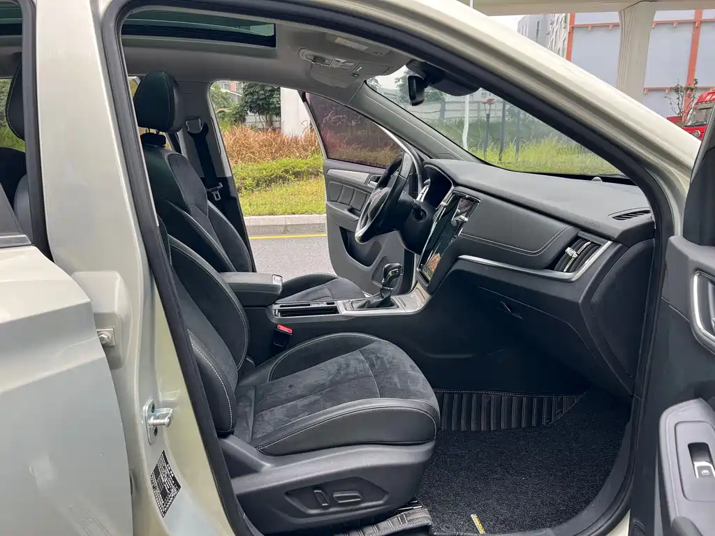 Roewe RX5 New Energy — миниатюра 12