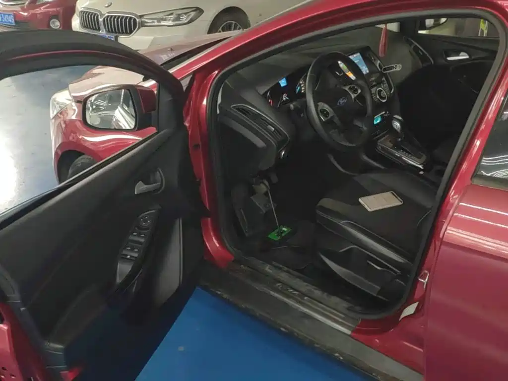 Ford Focus — миниатюра 16