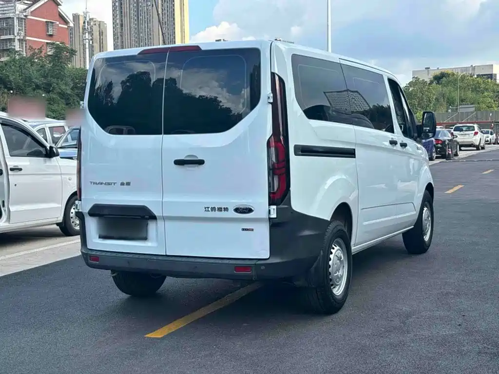 Ford Transit — миниатюра 9