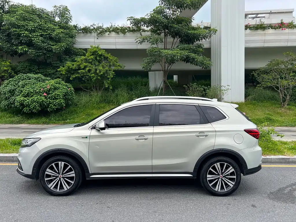 Roewe RX5 New Energy — миниатюра 4