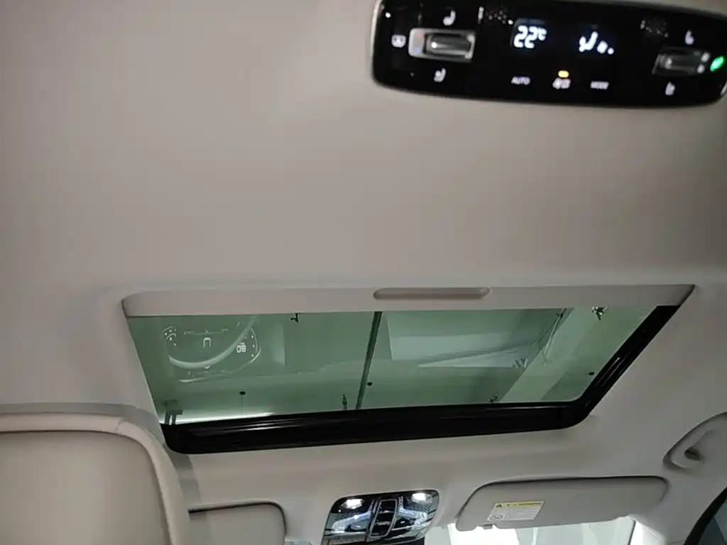 Roewe iMAX8 — фотографии объявления, Фото 18