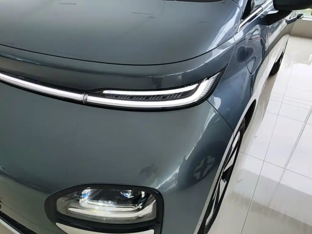 Baojun Yunduo — миниатюра 24