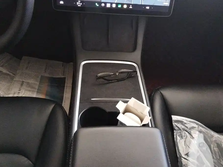 Tesla Model 3 — миниатюра 16