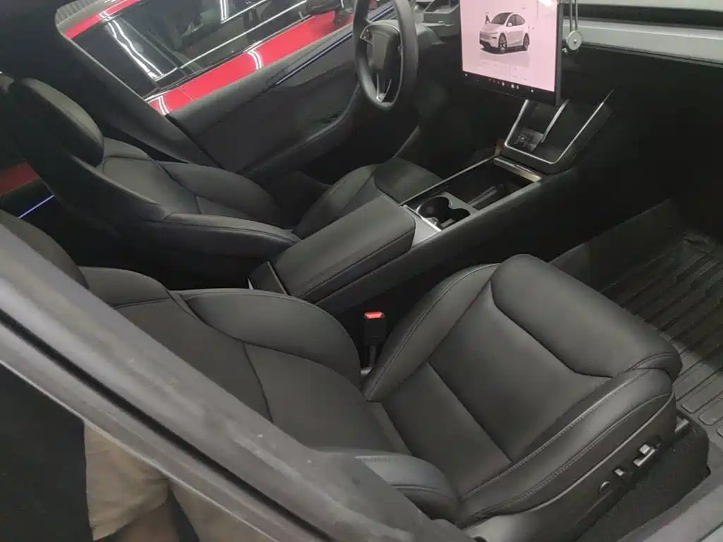 Tesla Model Y L — миниатюра 25