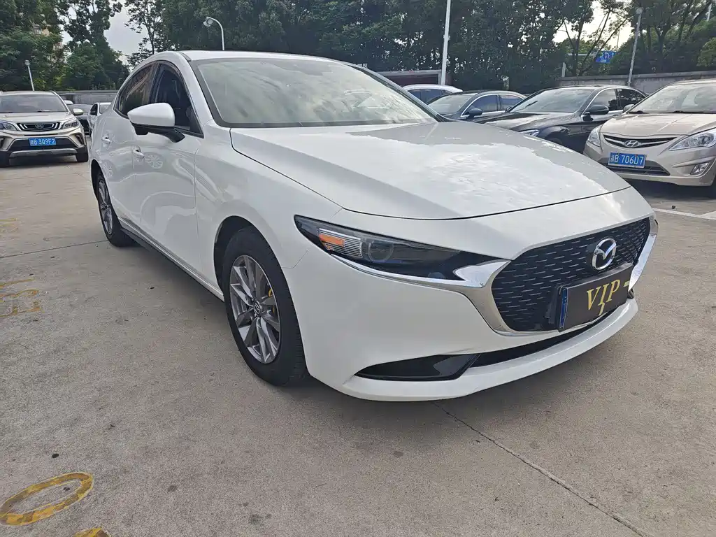 Mazda Mazda3 3 2020 1.5L AT