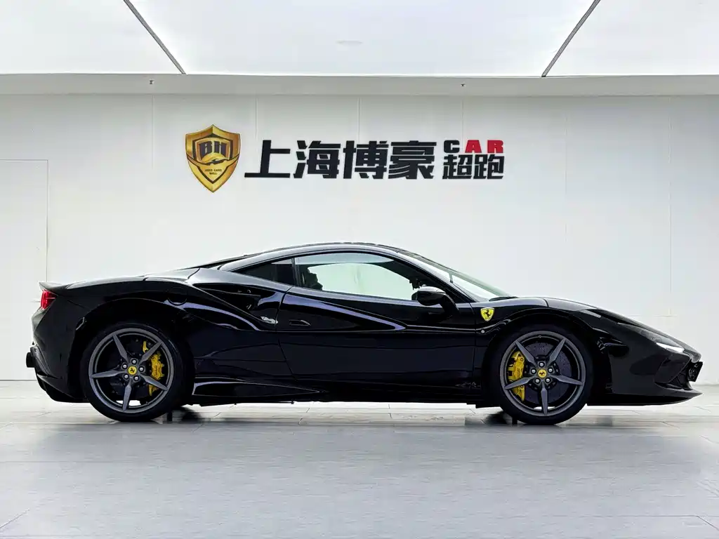 Ferrari F8 — миниатюра 3