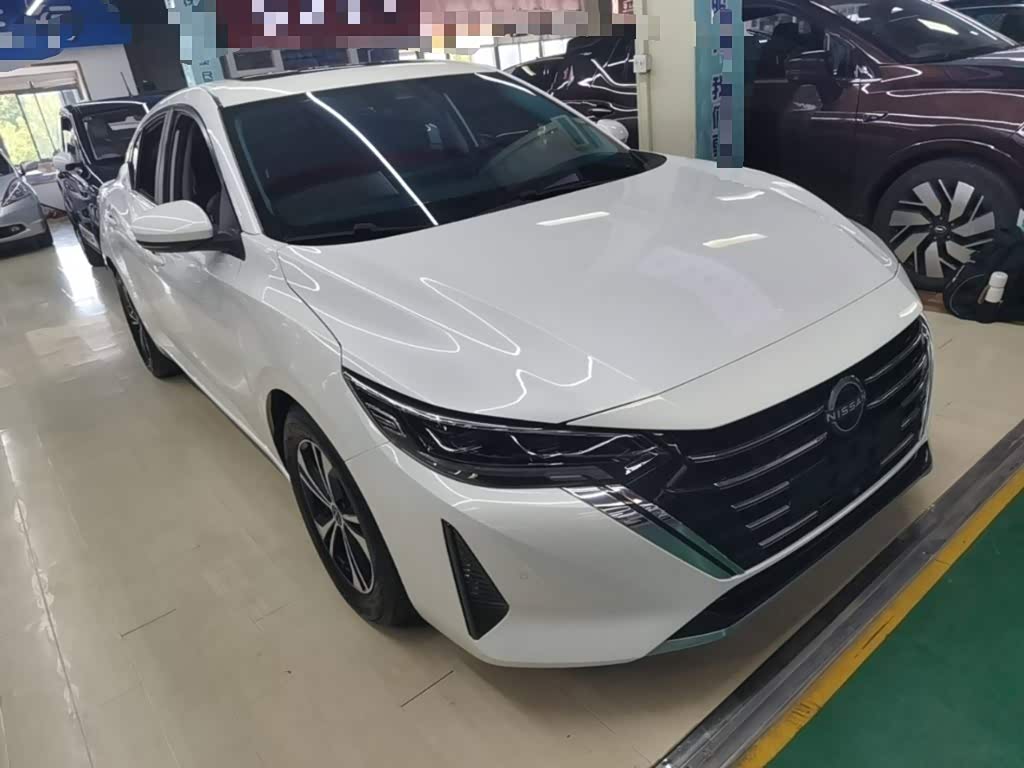 Hyundai Elantra 1.6 л 2024 г. Белый, пробег 26000 км