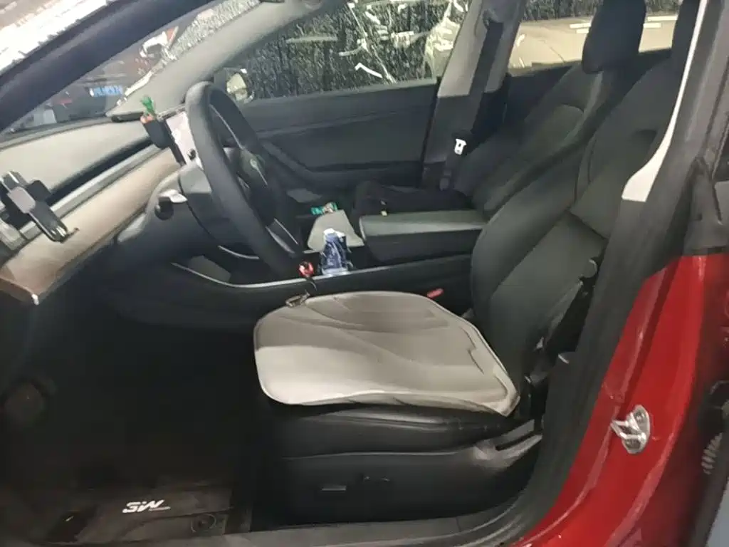 Tesla Model 3 — миниатюра 15