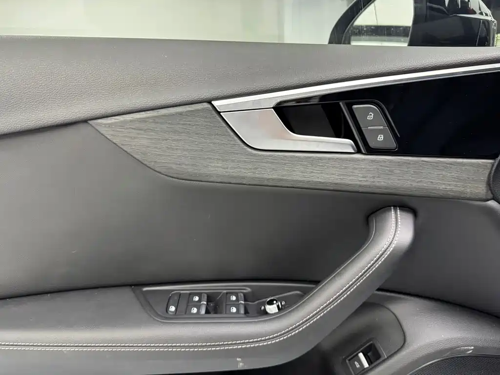 Audi A4L — миниатюра 4