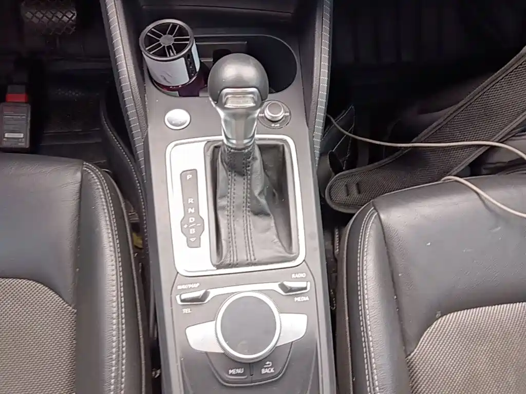 Audi Q2L e-tron — миниатюра 14