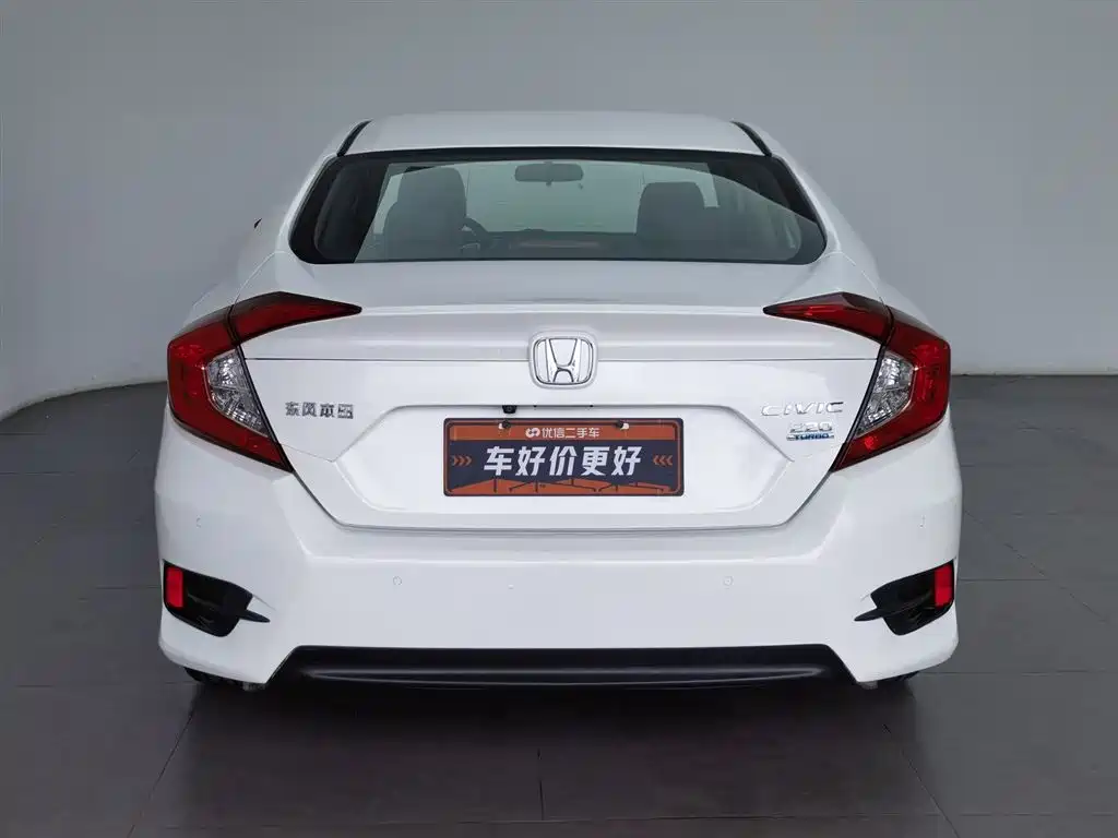 Honda Civic 2016 220TURBO MT Luxury