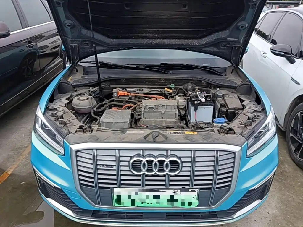 Audi Q2L e-tron — миниатюра 20