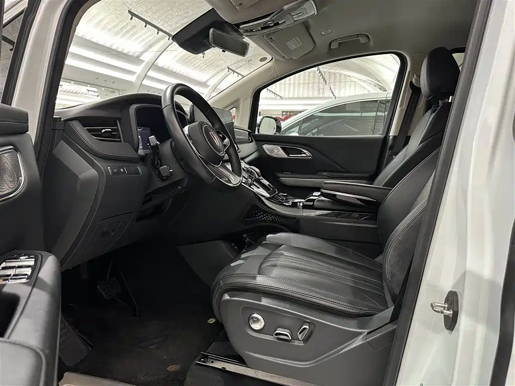 Hongqi HQ9 2023 2.0T