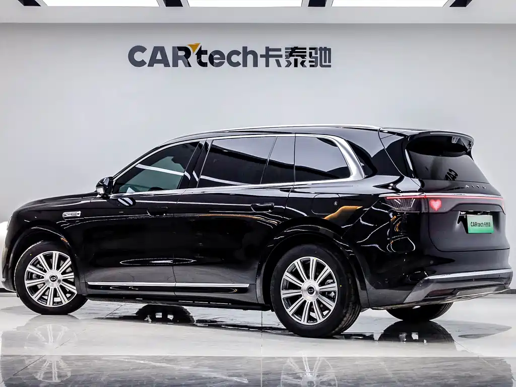 AITO ASK THE WORLD M8