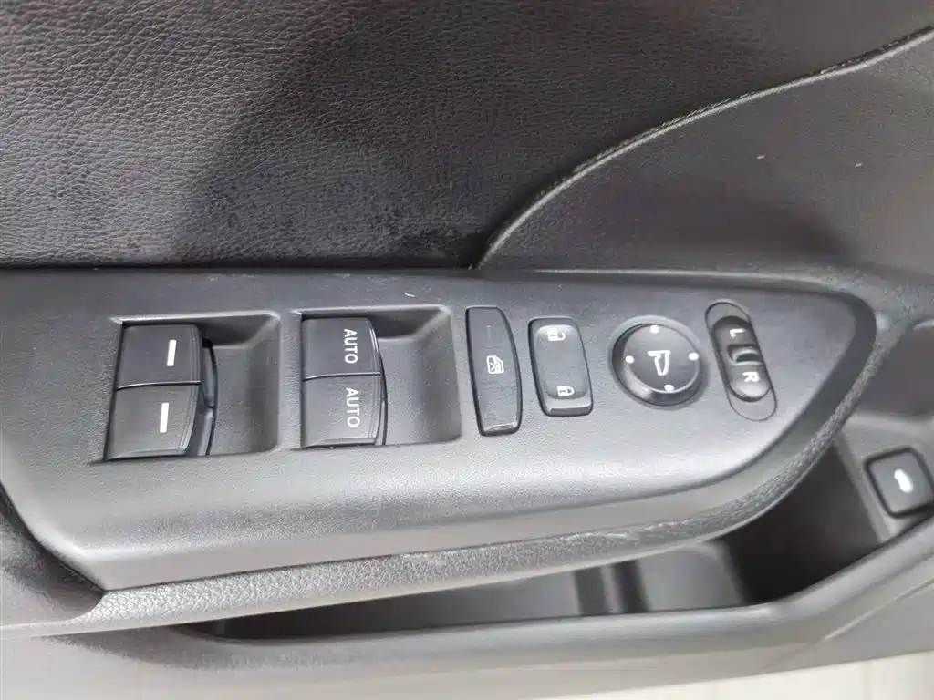 Honda Civic 2016 220TURBO MT Luxury