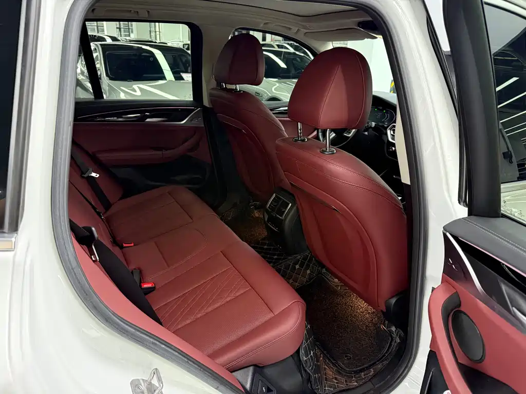 BMW iX3 — миниатюра 11