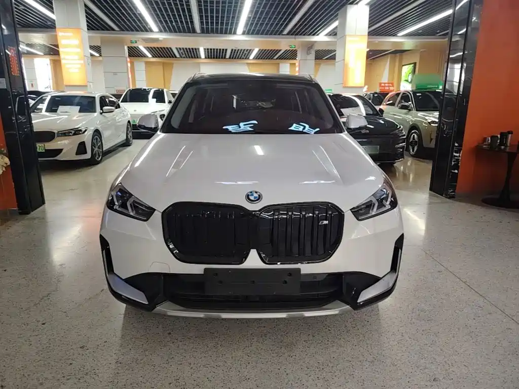 BMW iX1 2025 eDrive25L X