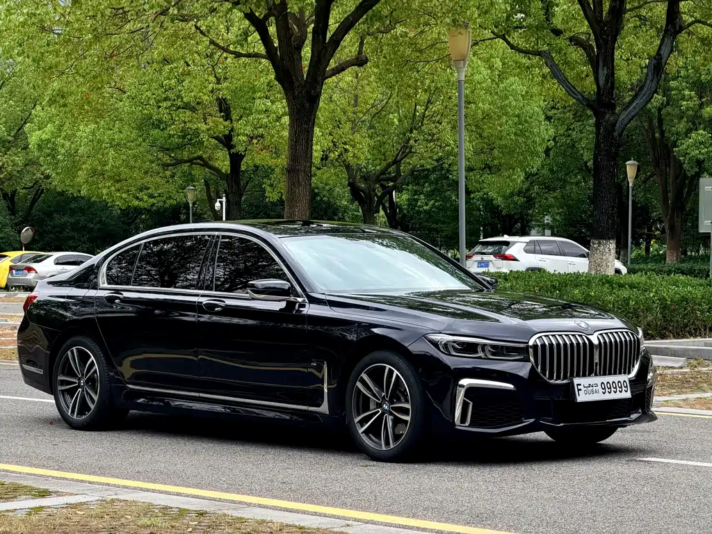 BMW 7 Series — миниатюра 3