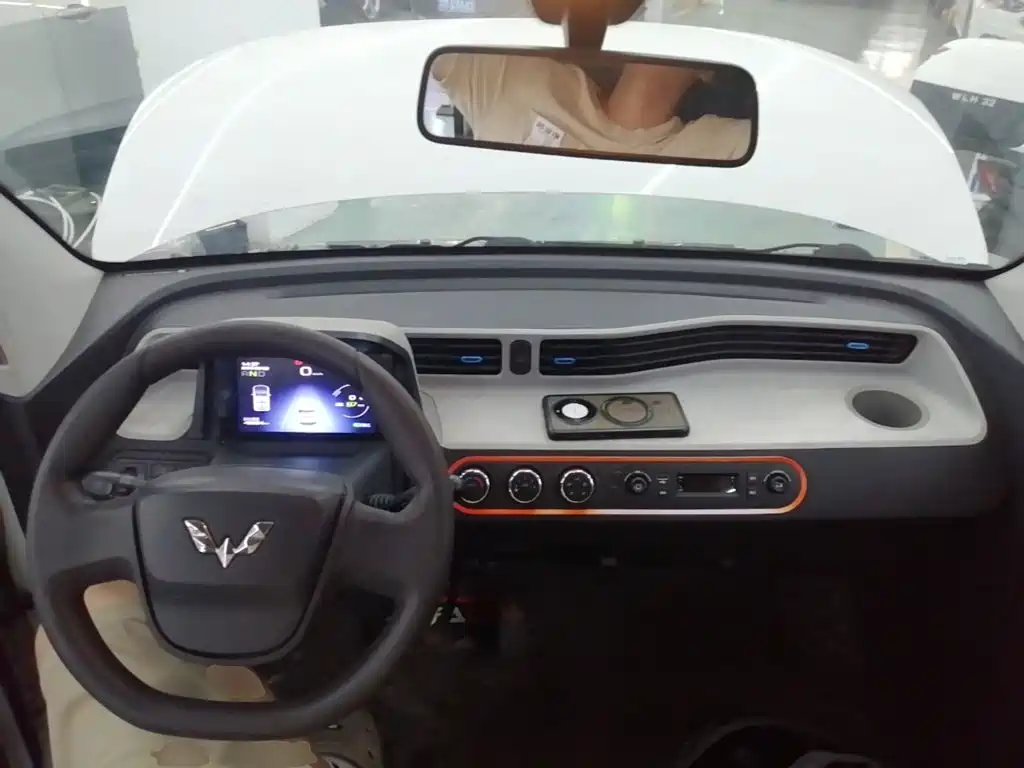 Wuling MINIEV — миниатюра 10