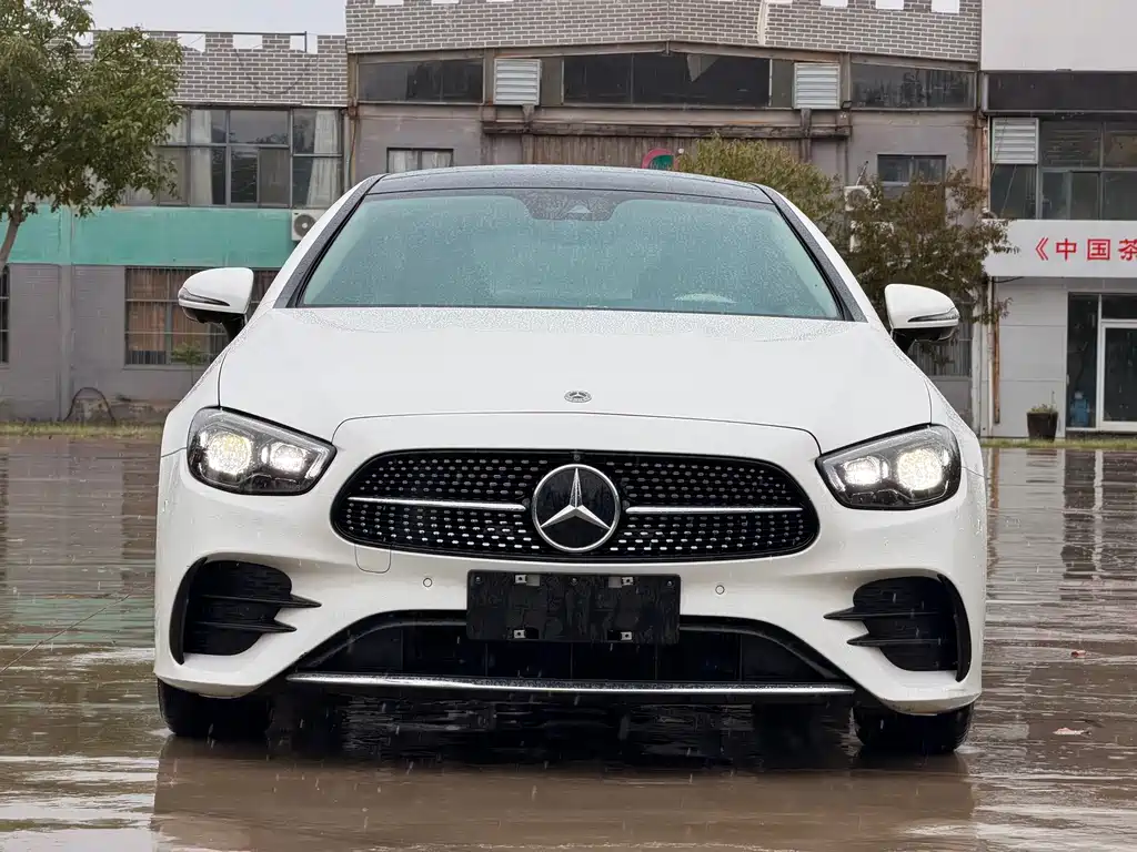 Mercedes-Benz E-Class (Import) — миниатюра 2