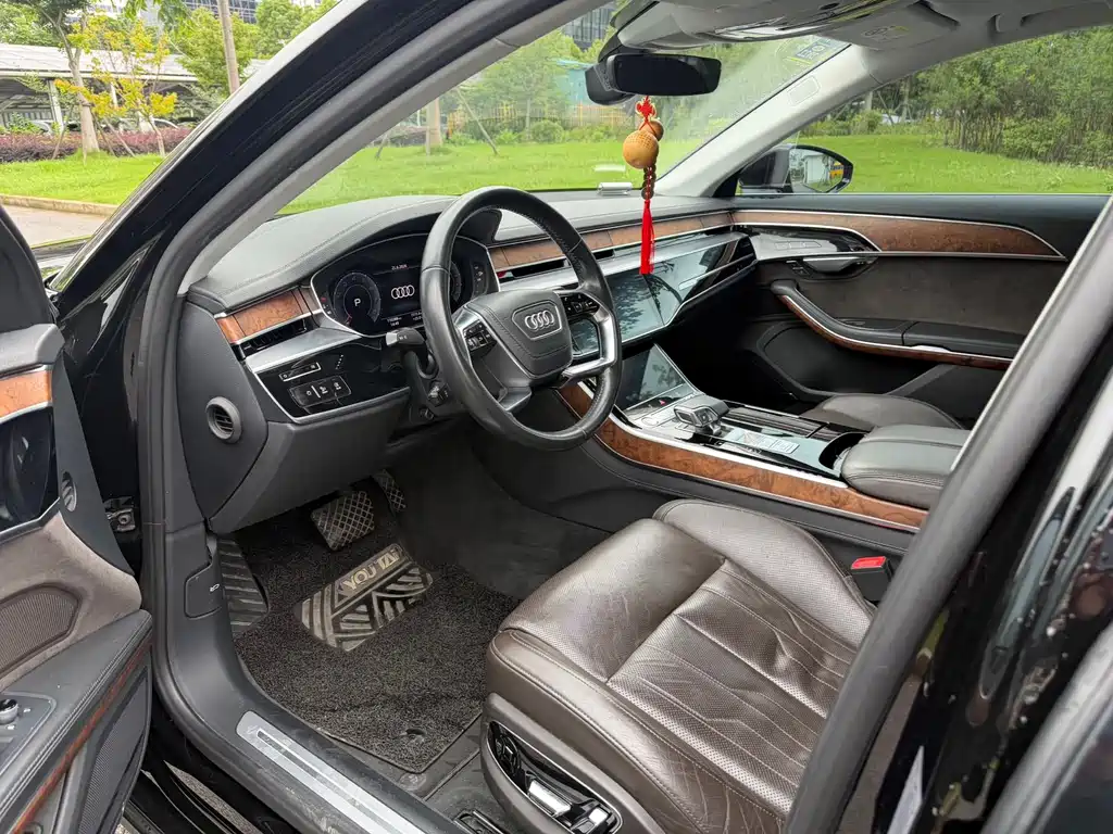 Audi A8 — фотографии объявления, Фото 11