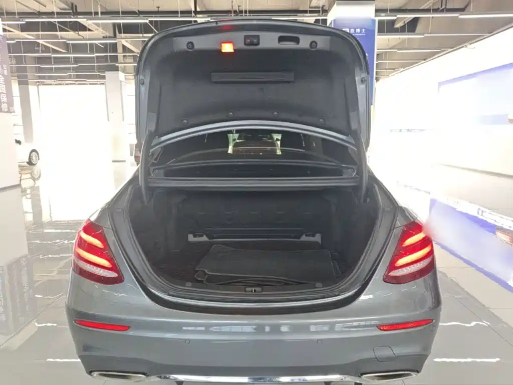 Mercedes-Benz E-Class — миниатюра 19