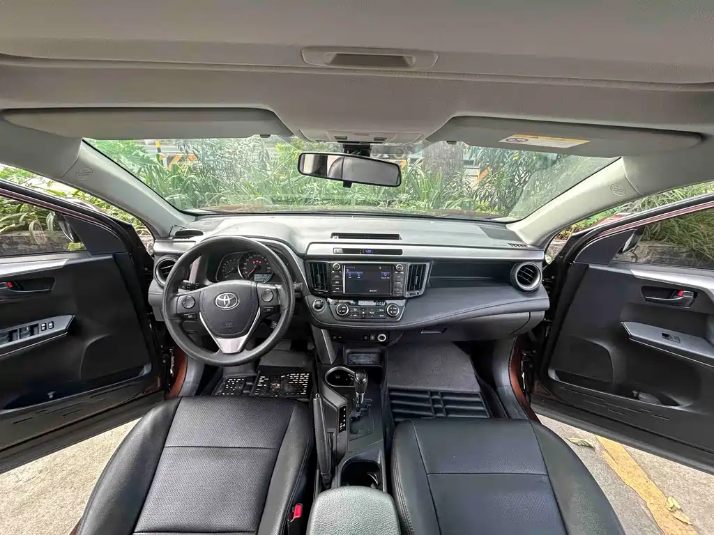 Toyota RAV4 — миниатюра 20