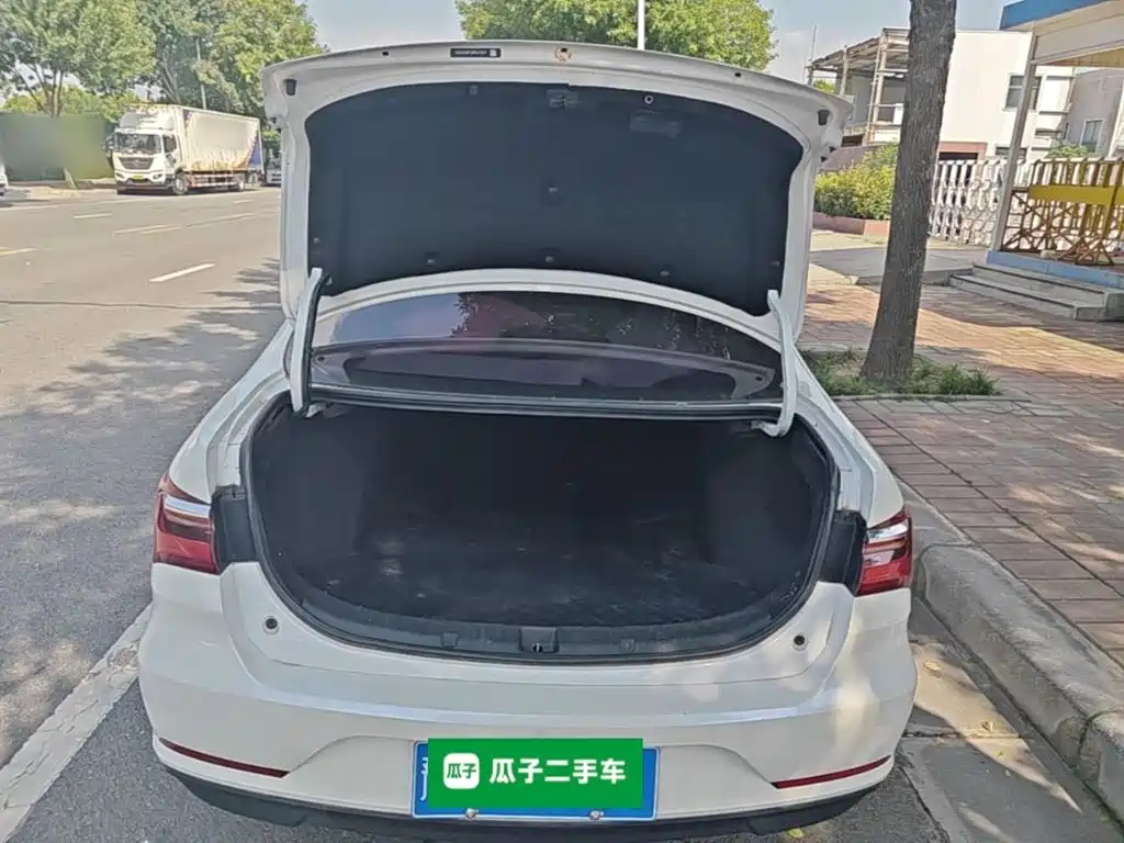 BYD Qin — миниатюра 19