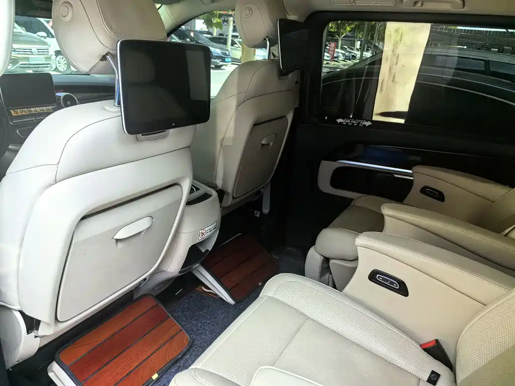 Mercedes-Benz V-Class V 2018 V 260 L Luxury Long Wheelbase VI
