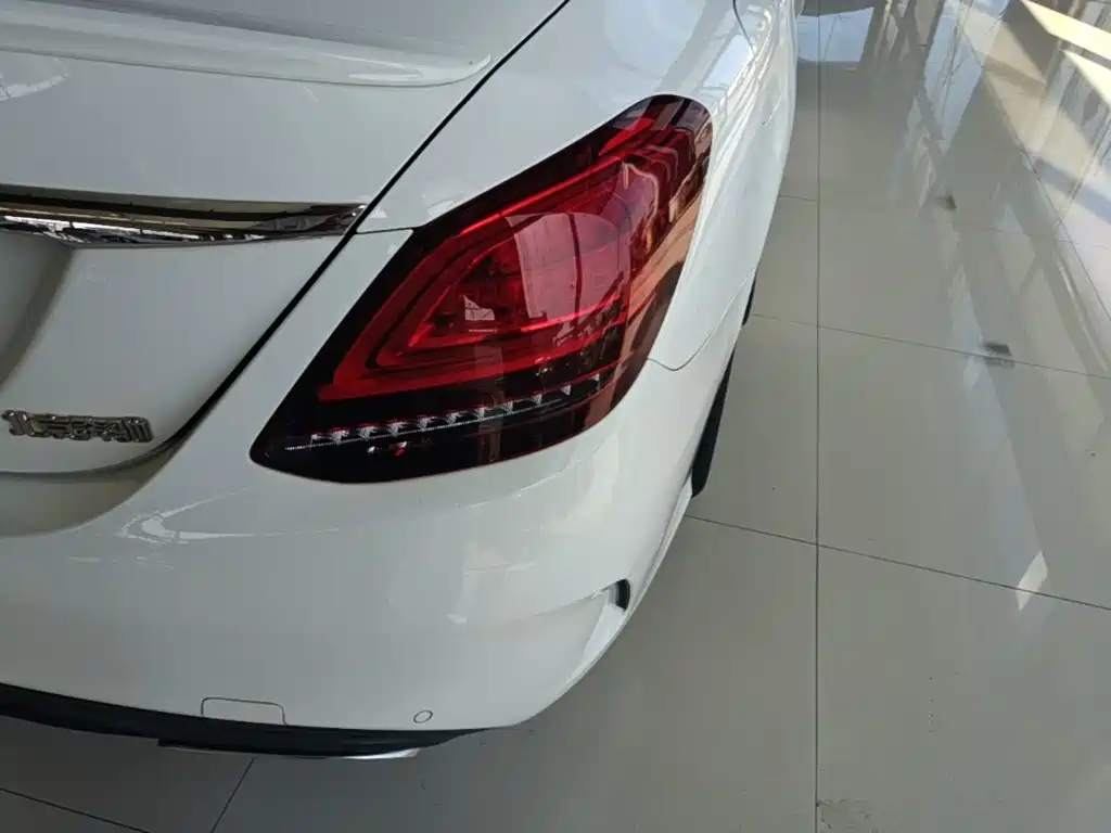 Mercedes-Benz C-Class — миниатюра 8