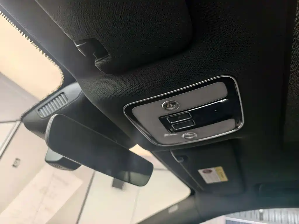 Li Auto Li ONE — миниатюра 10