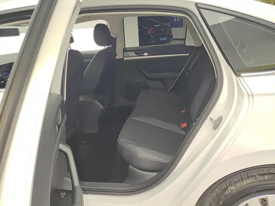 Volkswagen Lavida — миниатюра 11
