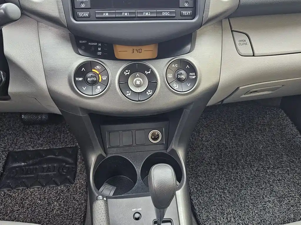 Toyota RAV4 2011 2.0L AT