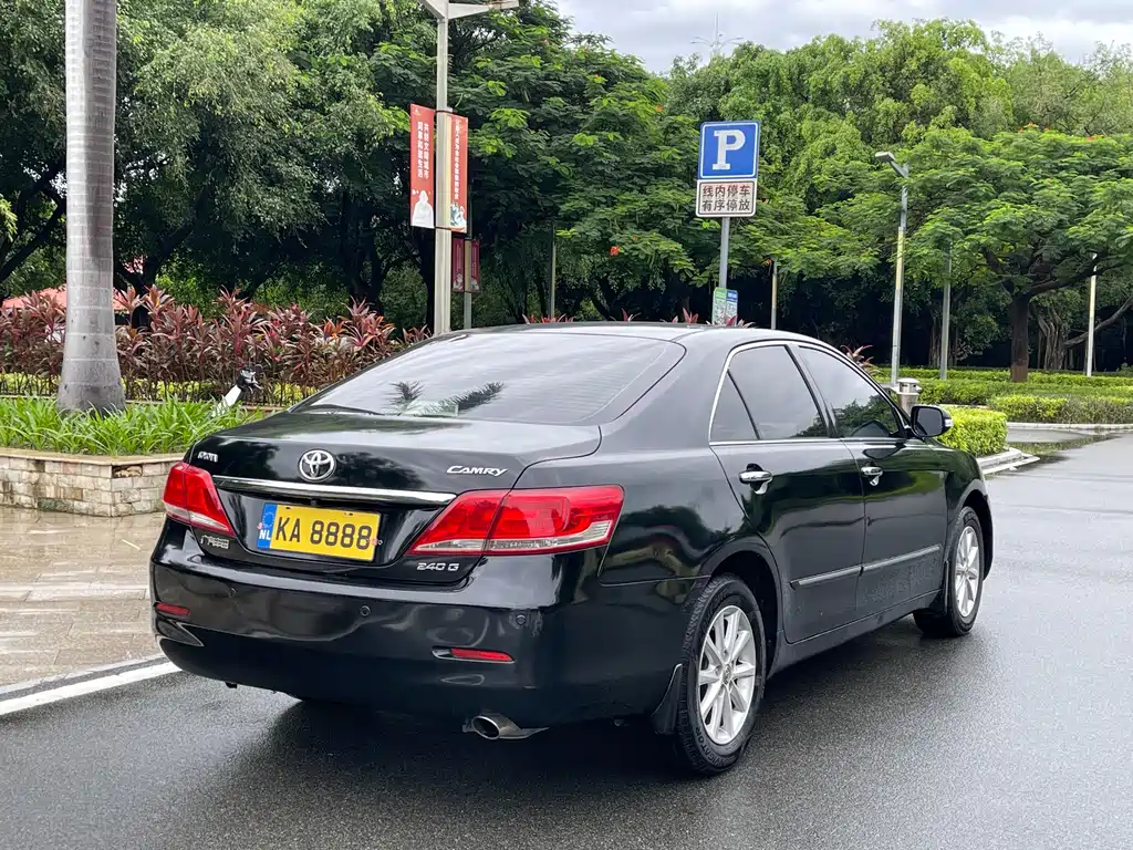 Toyota Camry — миниатюра 11