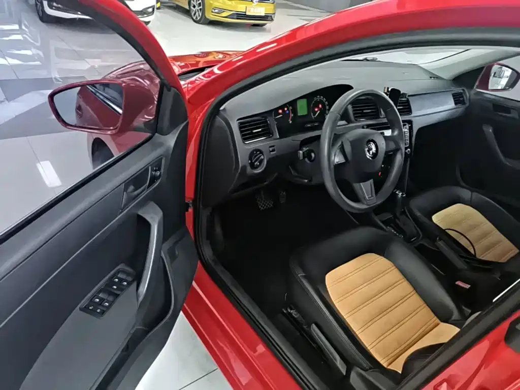Skoda Rapid Spaceback — миниатюра 16