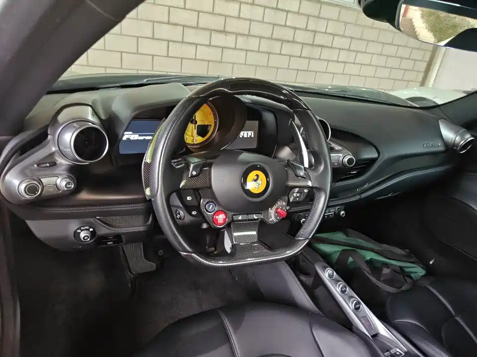 Ferrari F8 — миниатюра 3