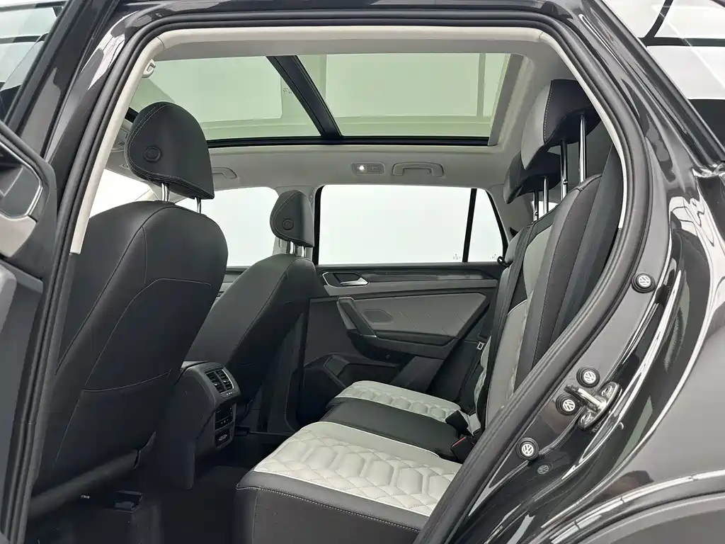 Volkswagen Tayron 2023 280TSI Luxury Plus