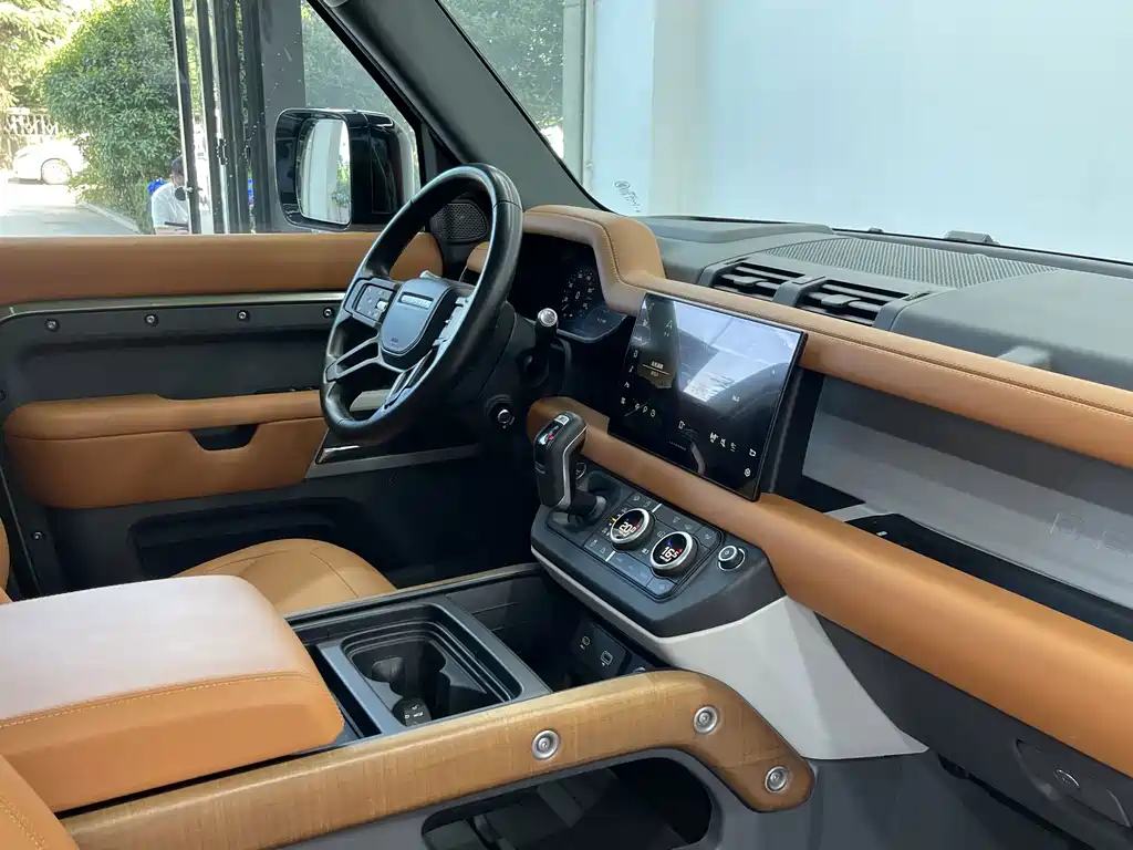 Land Rover Defender — миниатюра 12